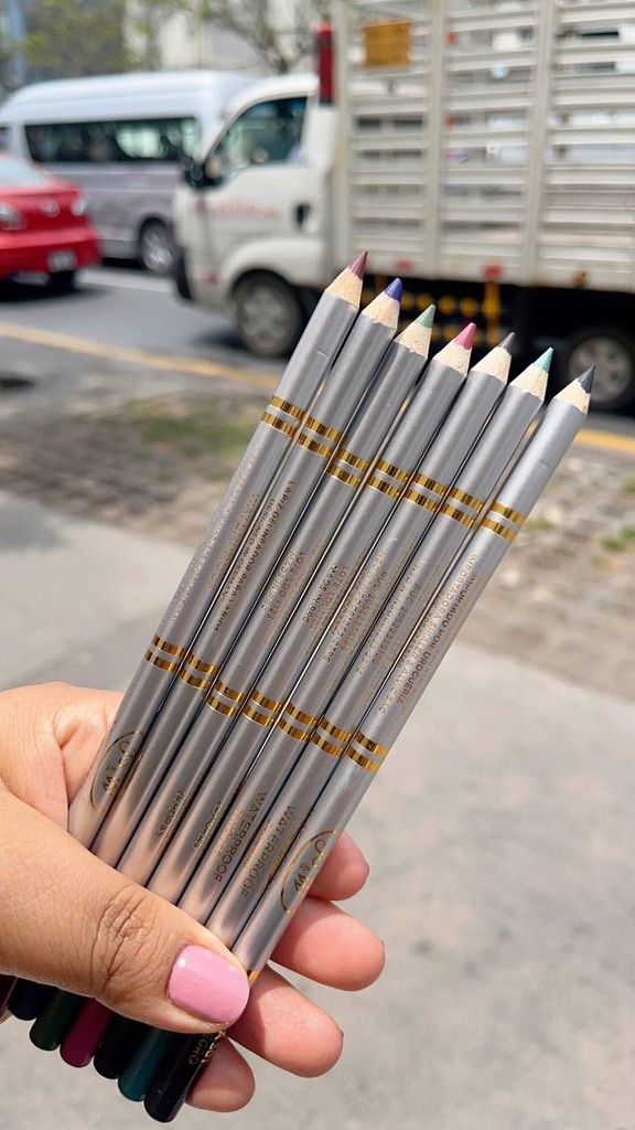 Lápiz + tajador de colores PW