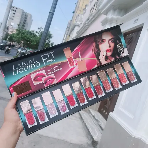 Labial matte Fit Me Tapa dorada P&w 31-196